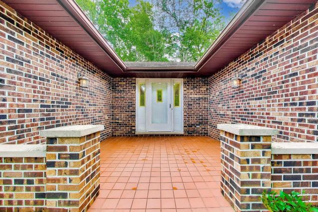 925 Tarrant DRIVE, Fontana, WI 53125
