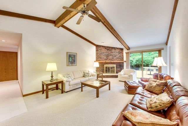 925 Tarrant DRIVE, Fontana, WI 53125