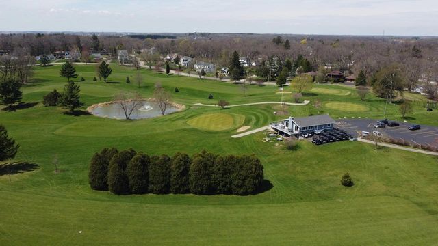 925 Tarrant DRIVE, Fontana, WI 53125
