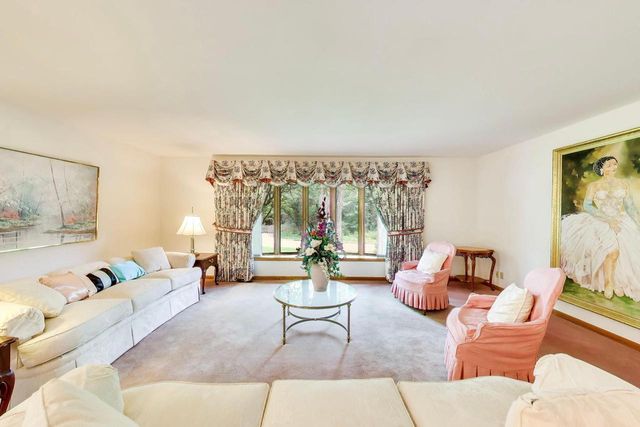 925 Tarrant DRIVE, Fontana, WI 53125