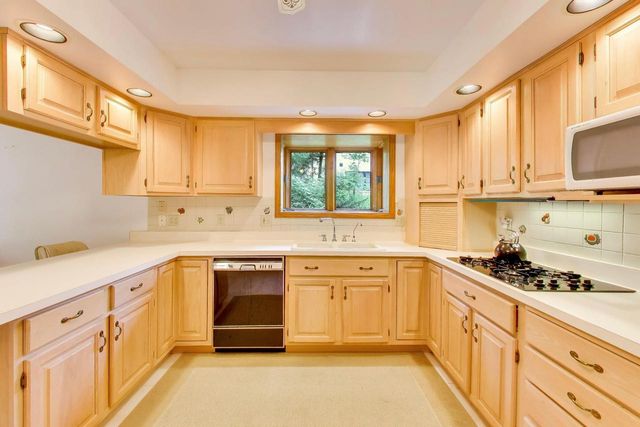 925 Tarrant DRIVE, Fontana, WI 53125