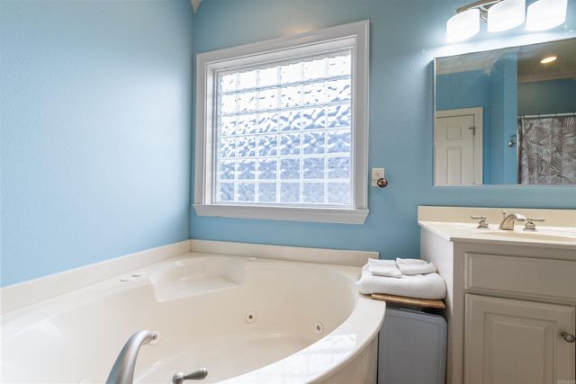 108 Bouriese Circle, Maumelle, AR 72113