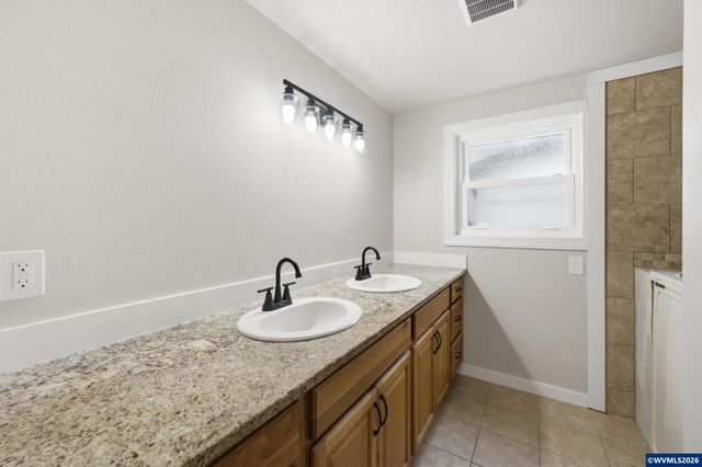 4986 Chan St S, Salem, OR 97306