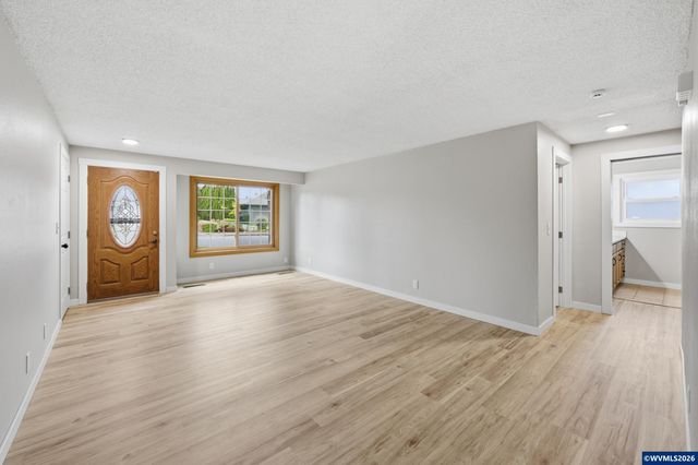 4986 Chan St S, Salem, OR 97306