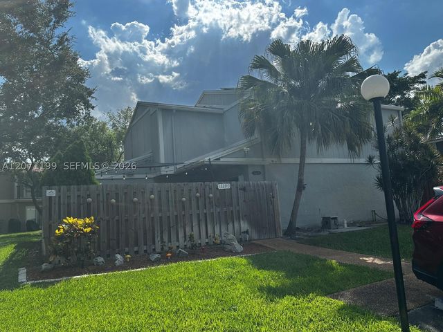 13290 NW 7th St, Plantation, FL 33325