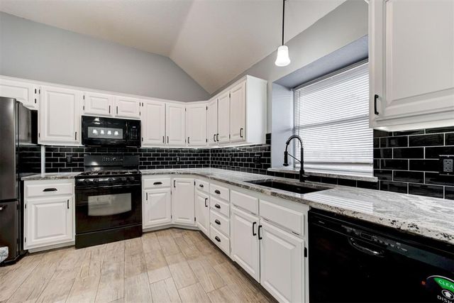 4925 Trever Drive, Yukon, OK 73099