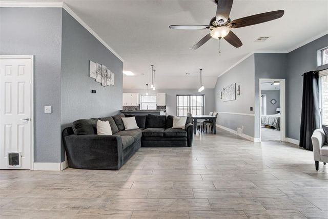 4925 Trever Drive, Yukon, OK 73099