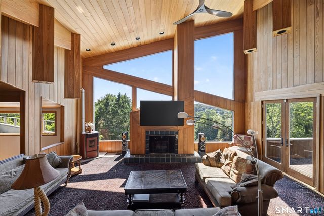 30 Wilbur Hill Lane, Stonington, CT 06378