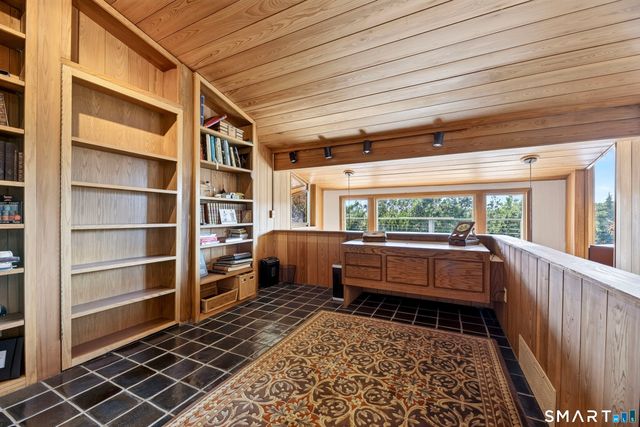 30 Wilbur Hill Lane, Stonington, CT 06378