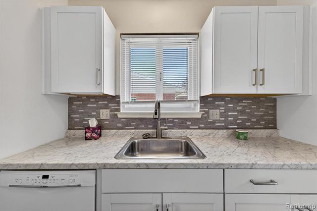 23712 Cedar Ridge Drive, Romulus, MI 48174
