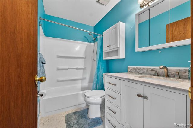23712 Cedar Ridge Drive, Romulus, MI 48174