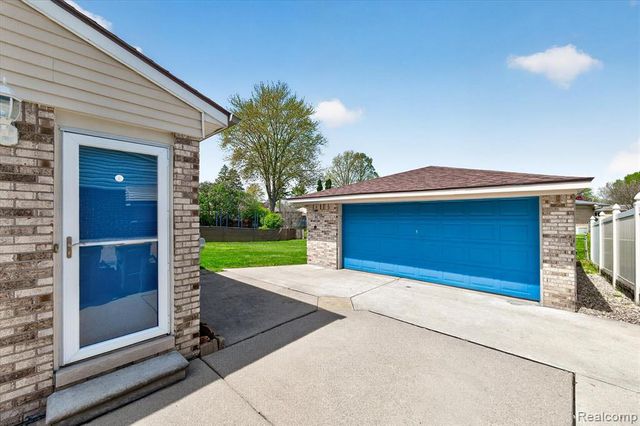 23712 Cedar Ridge Drive, Romulus, MI 48174