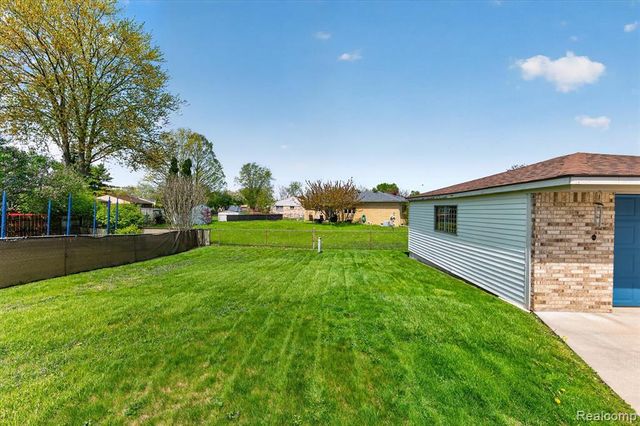 23712 Cedar Ridge Drive, Romulus, MI 48174