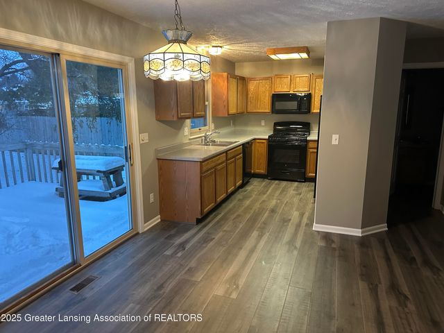 1150 Porter Drive, Charlotte, MI 48813