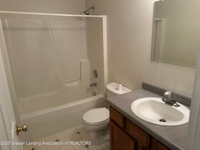 1150 Porter Drive, Charlotte, MI 48813