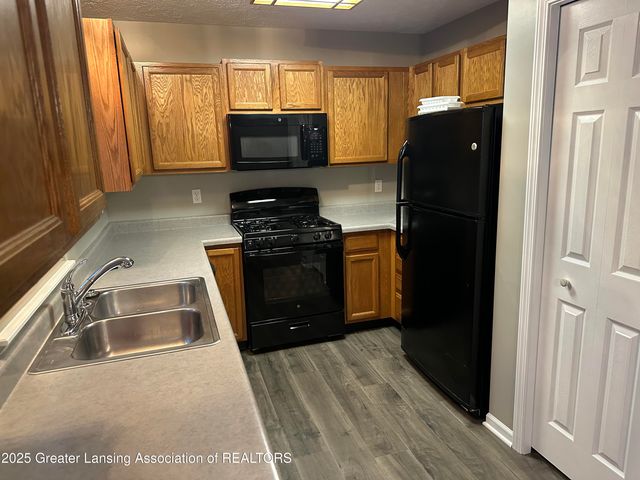 1150 Porter Drive, Charlotte, MI 48813