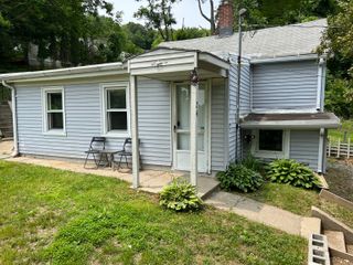 24 New Street, Seymour, CT 06483