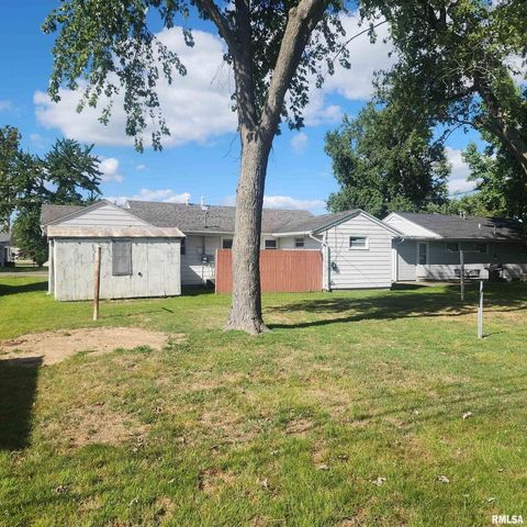 720 BIRCHWOOD Avenue, Flora, IL 62839