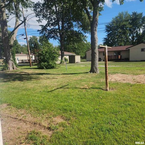 720 BIRCHWOOD Avenue, Flora, IL 62839