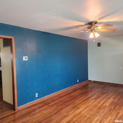 720 BIRCHWOOD Avenue, Flora, IL 62839