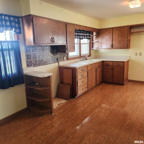 720 BIRCHWOOD Avenue, Flora, IL 62839