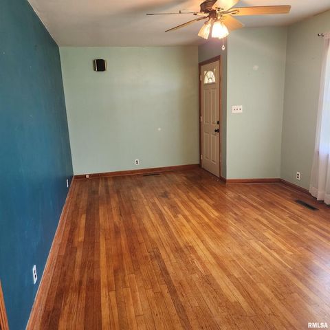 720 BIRCHWOOD Avenue, Flora, IL 62839