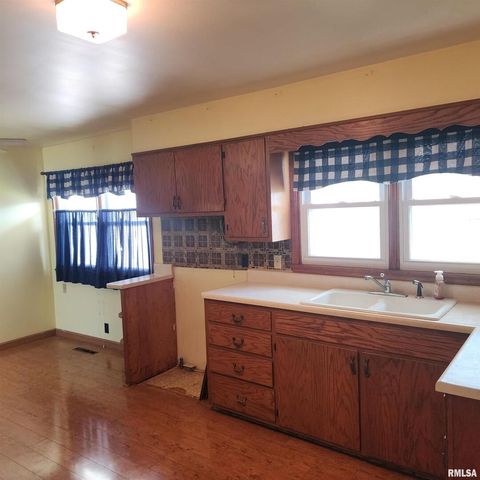 720 BIRCHWOOD Avenue, Flora, IL 62839