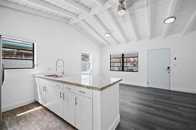 7120 SW 21st St, Miami, FL 33155