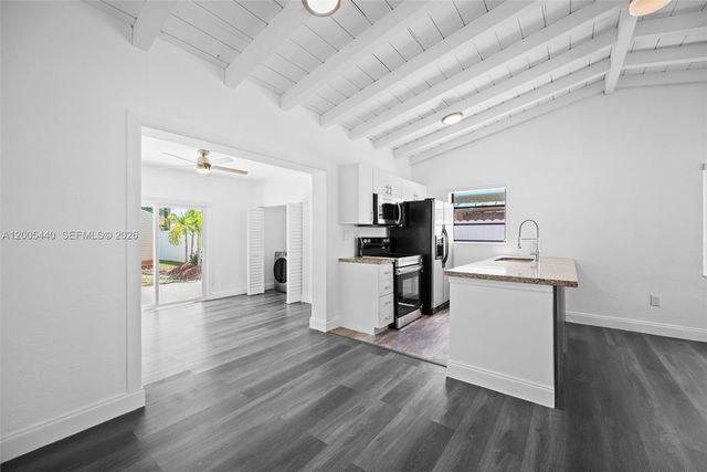 7120 SW 21st St, Miami, FL 33155