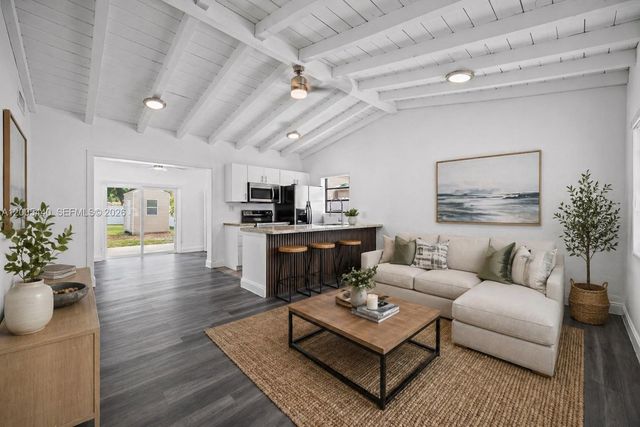 7120 SW 21st St, Miami, FL 33155