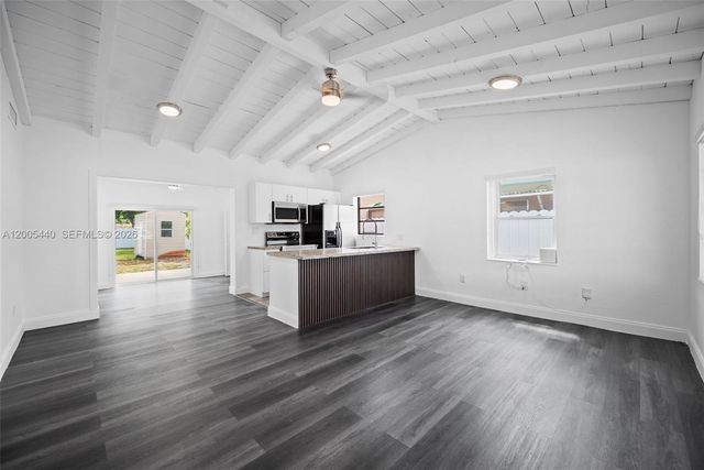 7120 SW 21st St, Miami, FL 33155