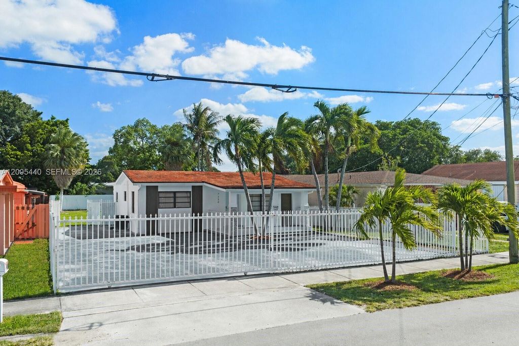 7120 SW 21st St, Miami, FL 33155