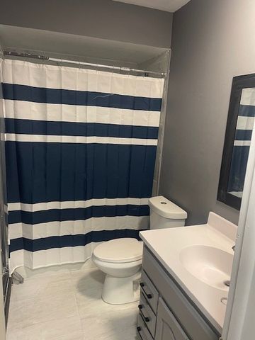 523 N Pleasant Drive 2A, Glenwood, IL 60425