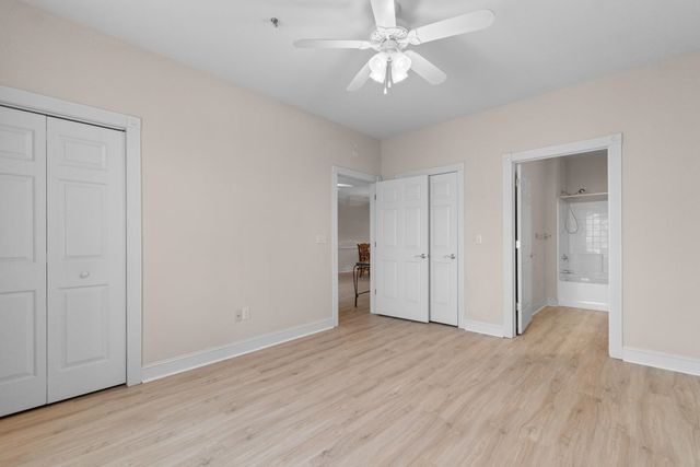 4895 Luster Leaf Cir Apt 303, Myrtle Beach, SC 29577