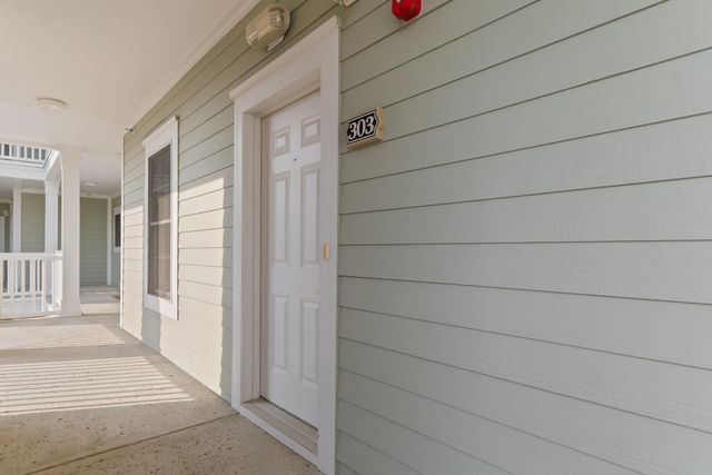 4895 Luster Leaf Cir Apt 303, Myrtle Beach, SC 29577