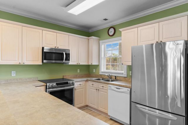 4895 Luster Leaf Cir Apt 303, Myrtle Beach, SC 29577