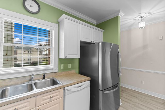4895 Luster Leaf Cir Apt 303, Myrtle Beach, SC 29577