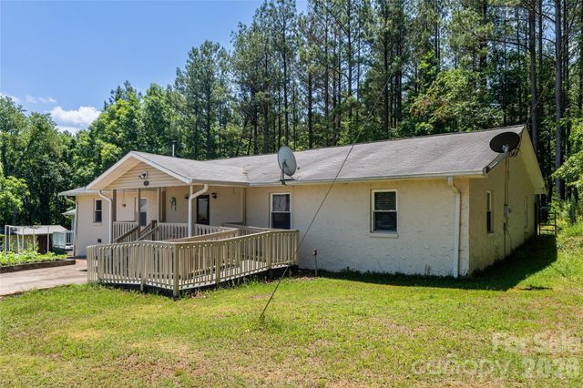 2800 Coxe Road, Tryon, NC 28782