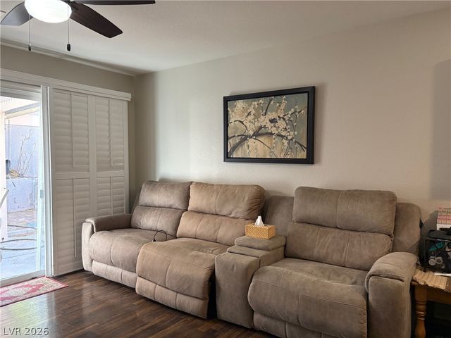 143 Country Greens Avenue, Las Vegas, NV 89148