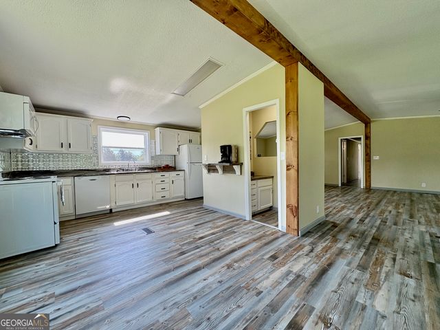 252 Valley Road, Byron, GA 31008