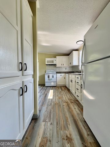 252 Valley Road, Byron, GA 31008