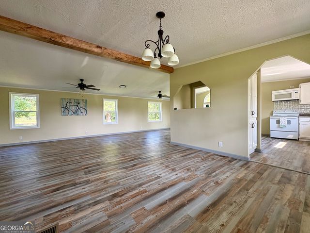 252 Valley Road, Byron, GA 31008