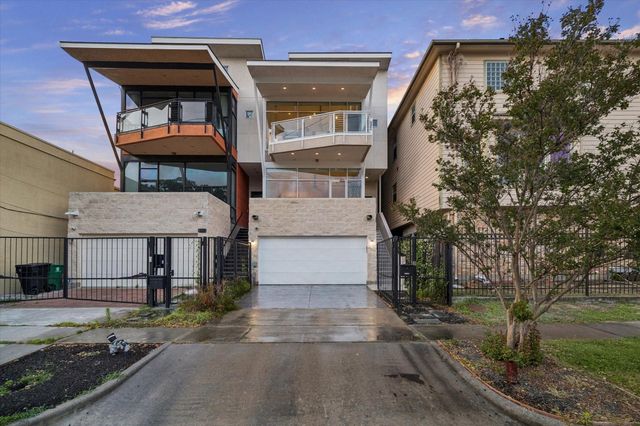 1804 N Memorial Way A, Houston, TX 77007