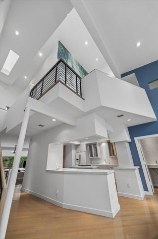 1804 N Memorial Way A, Houston, TX 77007