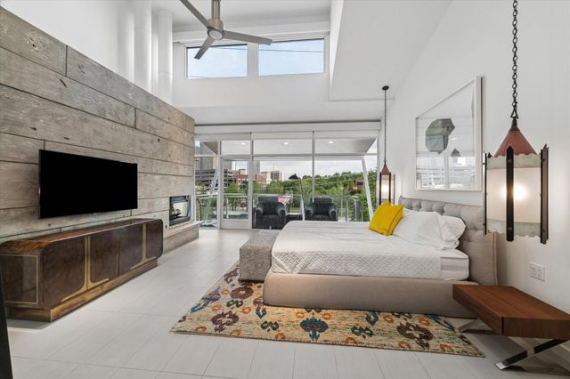 1804 N Memorial Way A, Houston, TX 77007
