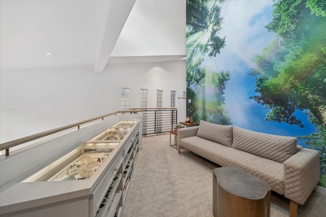 1804 N Memorial Way A, Houston, TX 77007