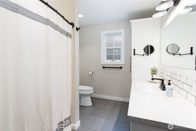 805 Cedar Drive, Lynden, WA 98264