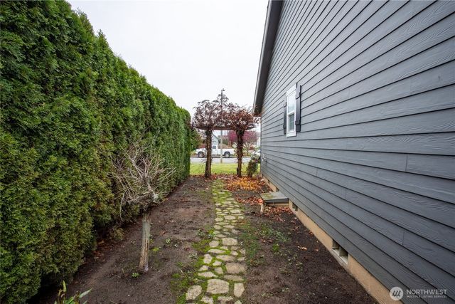 805 Cedar Drive, Lynden, WA 98264