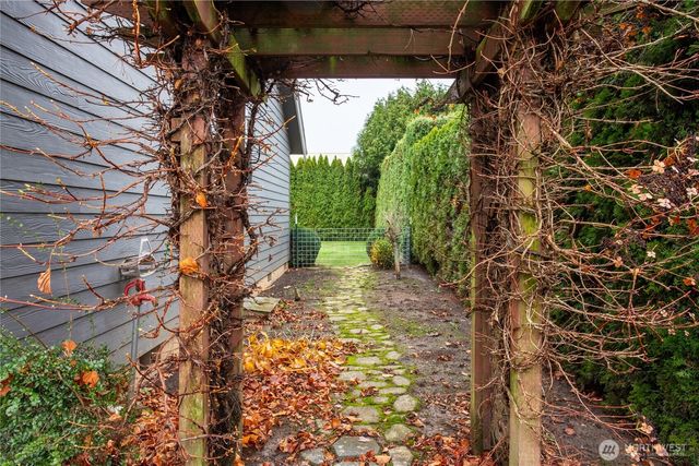 805 Cedar Drive, Lynden, WA 98264