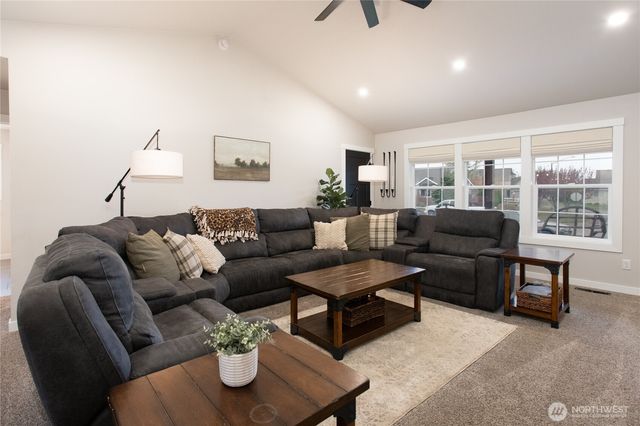 805 Cedar Drive, Lynden, WA 98264